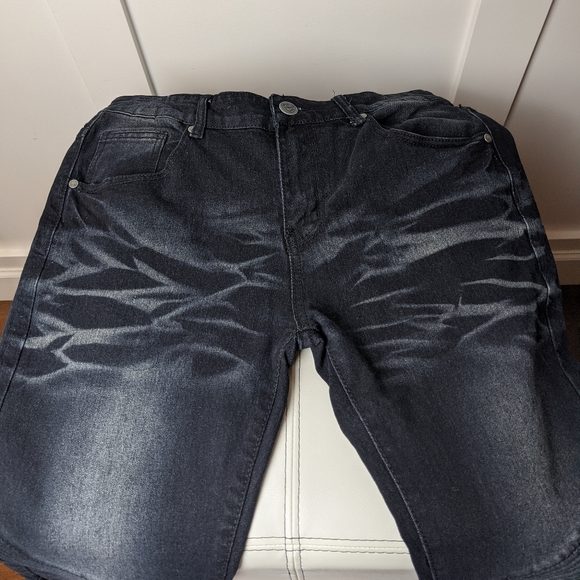 Encrypted denim jeans. - Picture 3 of 6